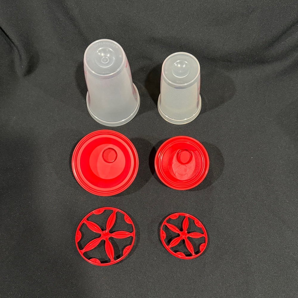 NEW! Tupperware Red Quick Shake and Mini Quick Shake Containers - Picture 4 of 8